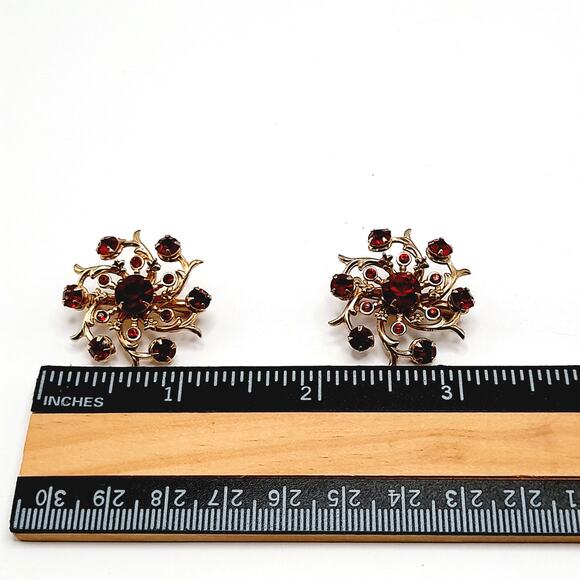Vintage 1950s Twin Pins, Red Rhinestones, Gold Tone, 1 1/8 Inches - Picture 6 of 7